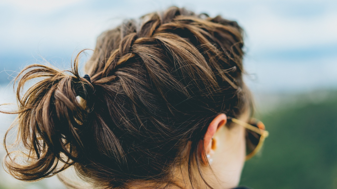 treccia su capelli corti